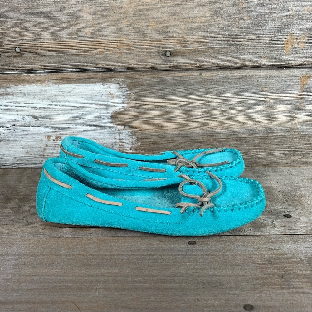 Minnetonka Moccasin Turquoise Suede Slippers